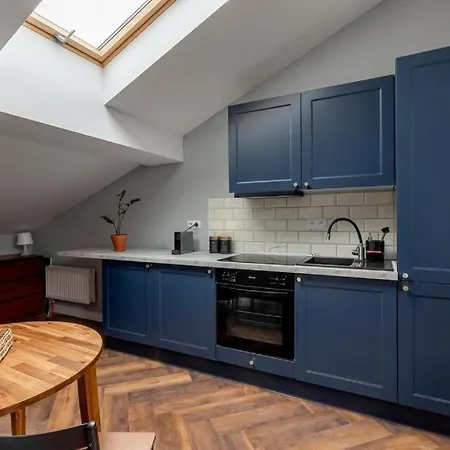 Close Apartman Varsó